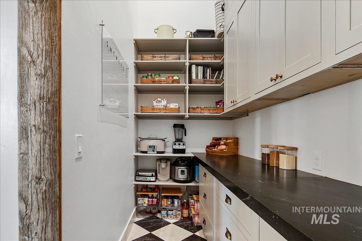 4575 Harvest Ln Property Photo 16