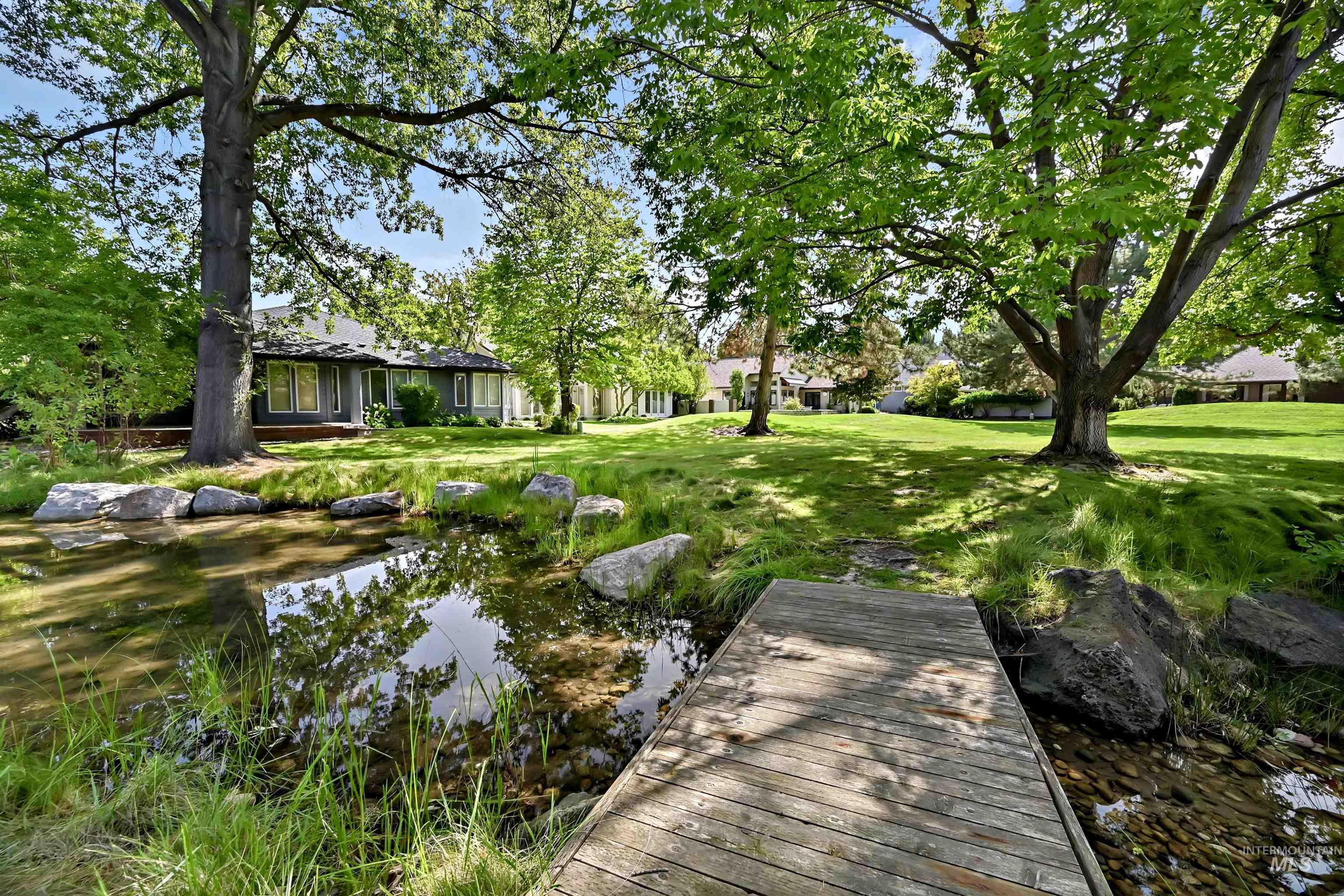 2090 S Springbrook Ln Property Photo 4