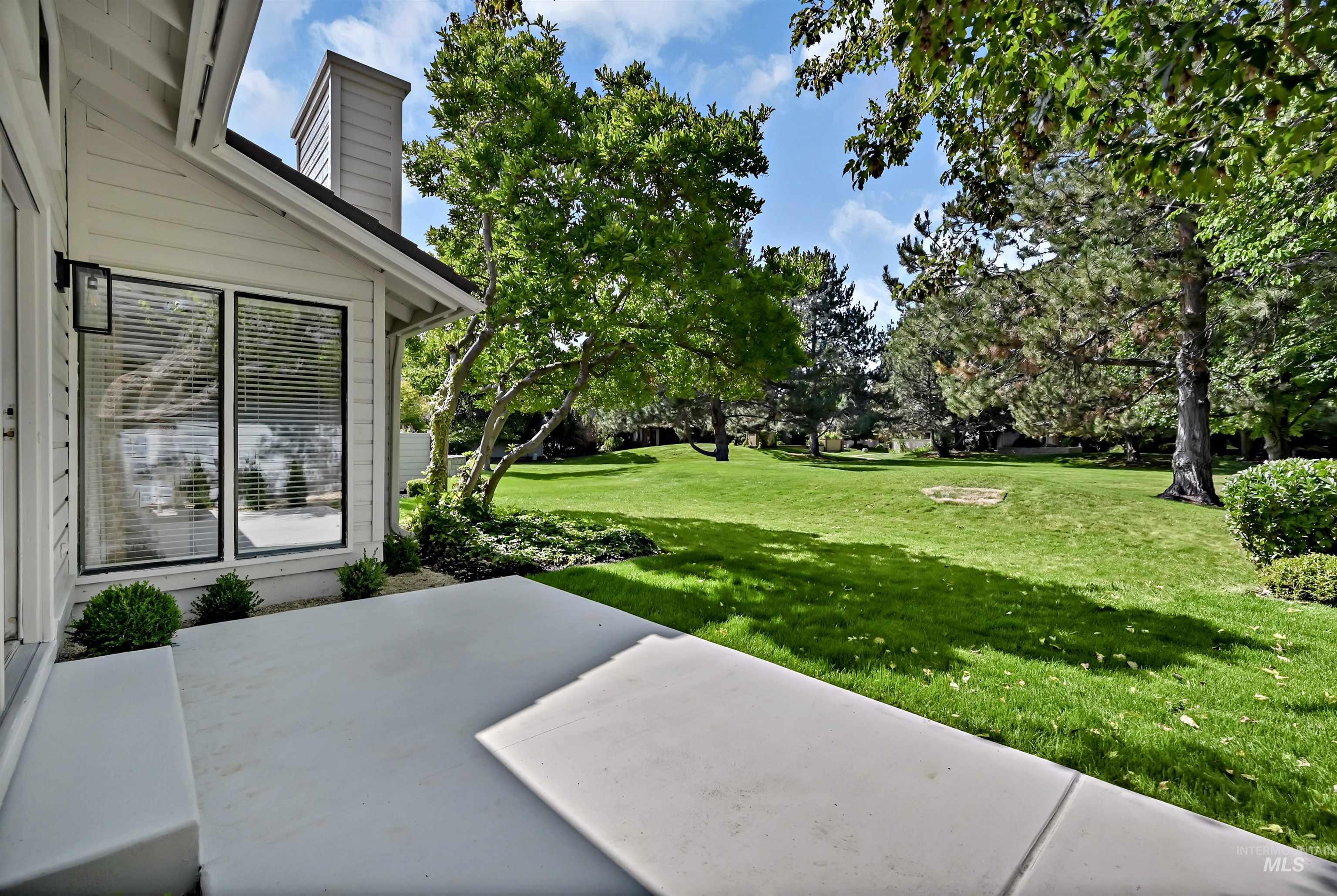 2090 S Springbrook Ln Property Photo 6