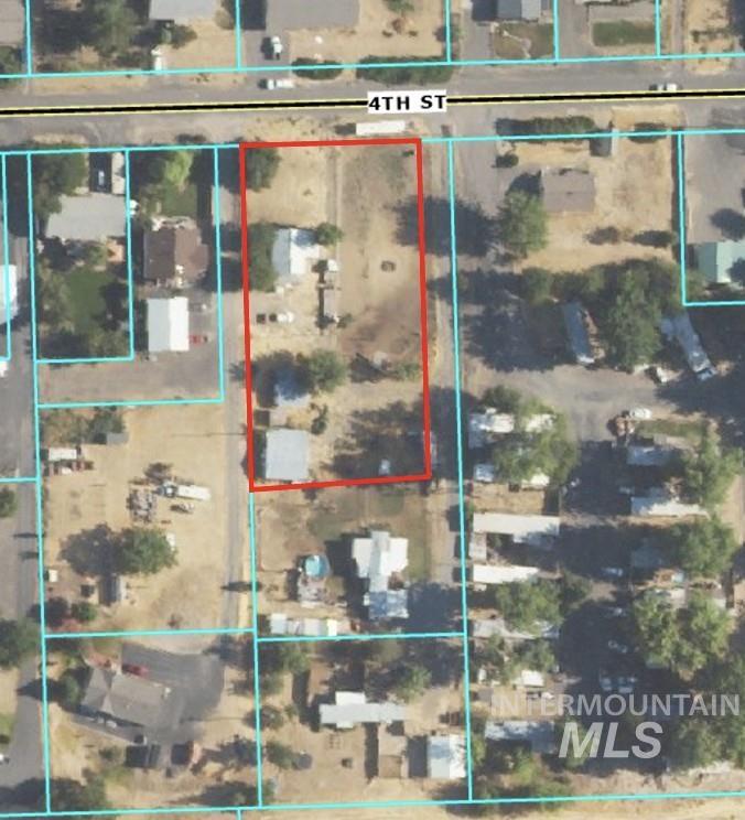 1402 4th St Property Photo 3
