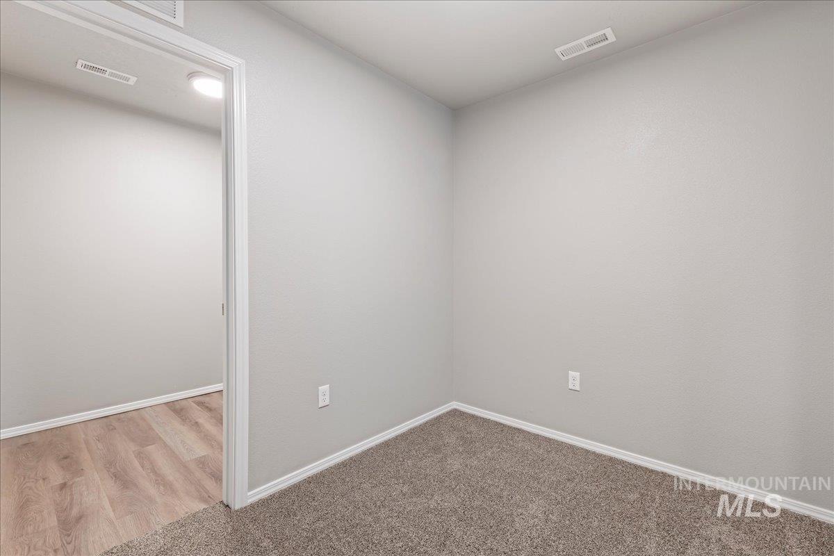 930 W Woodpine St Property Photo 16