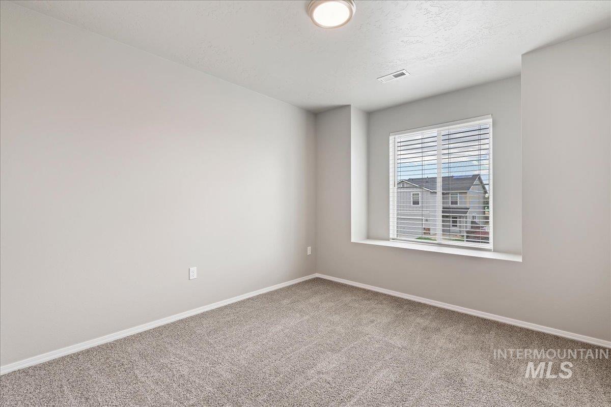 930 W Woodpine St Property Photo 17
