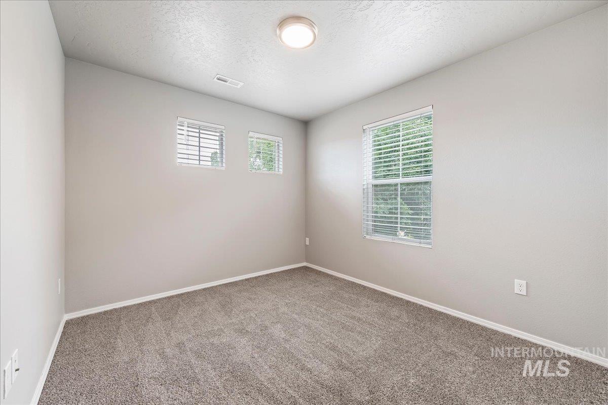 930 W Woodpine St Property Photo 18