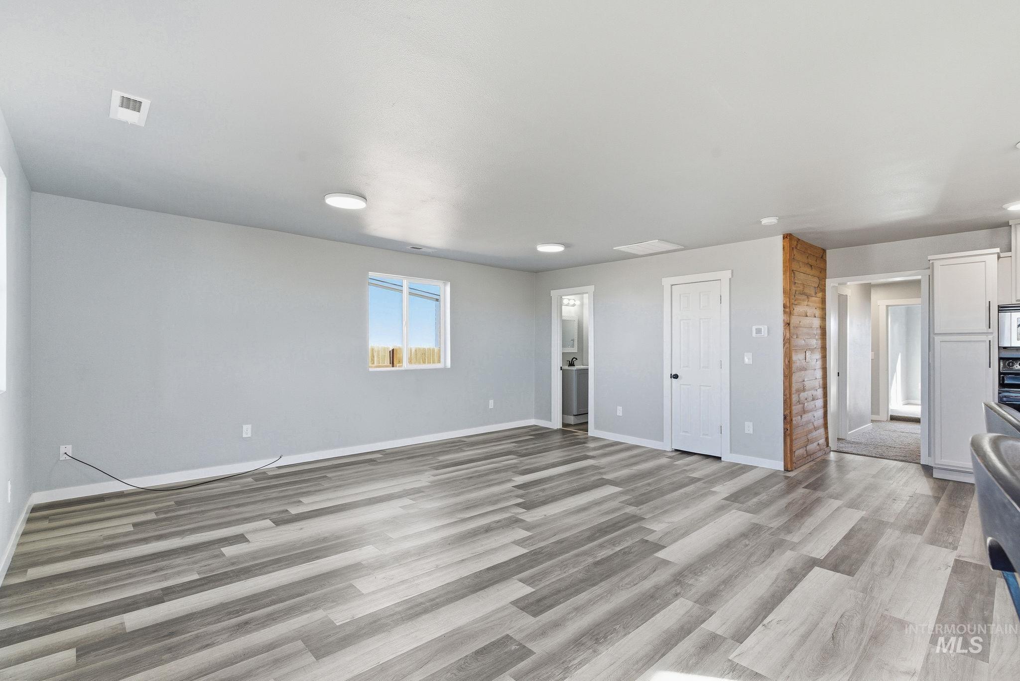 410 S Roswell Blvd Property Photo 10