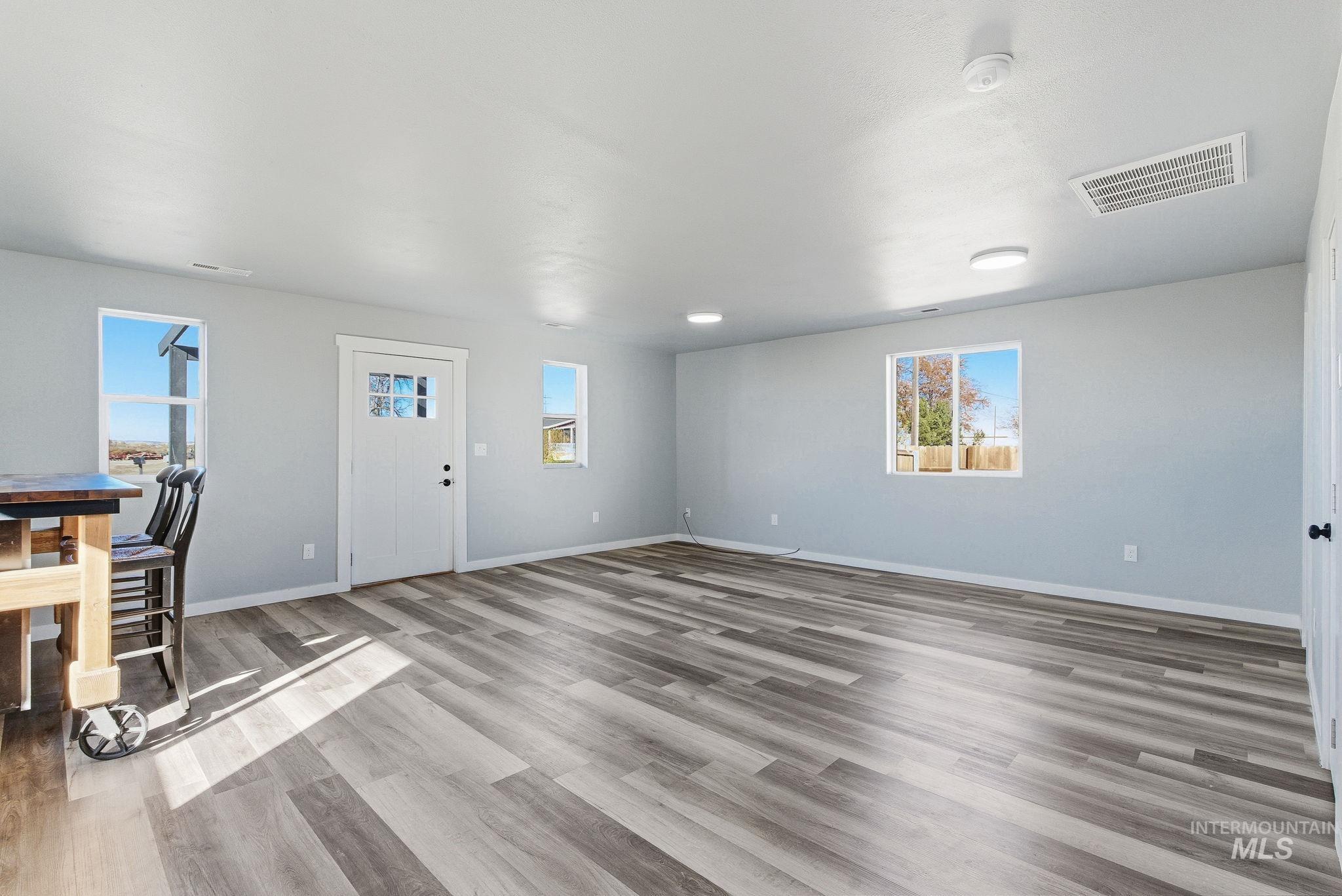 410 S Roswell Blvd Property Photo 13