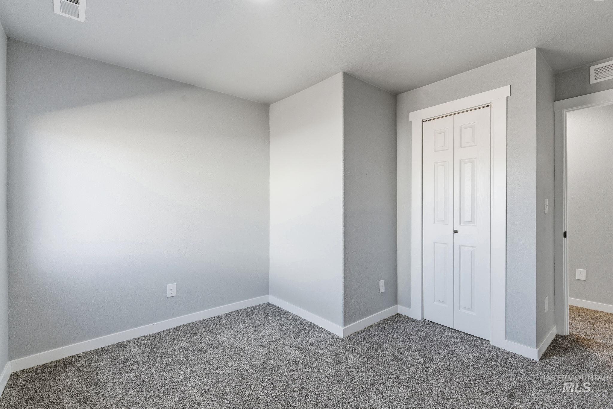 410 S Roswell Blvd Property Photo 17