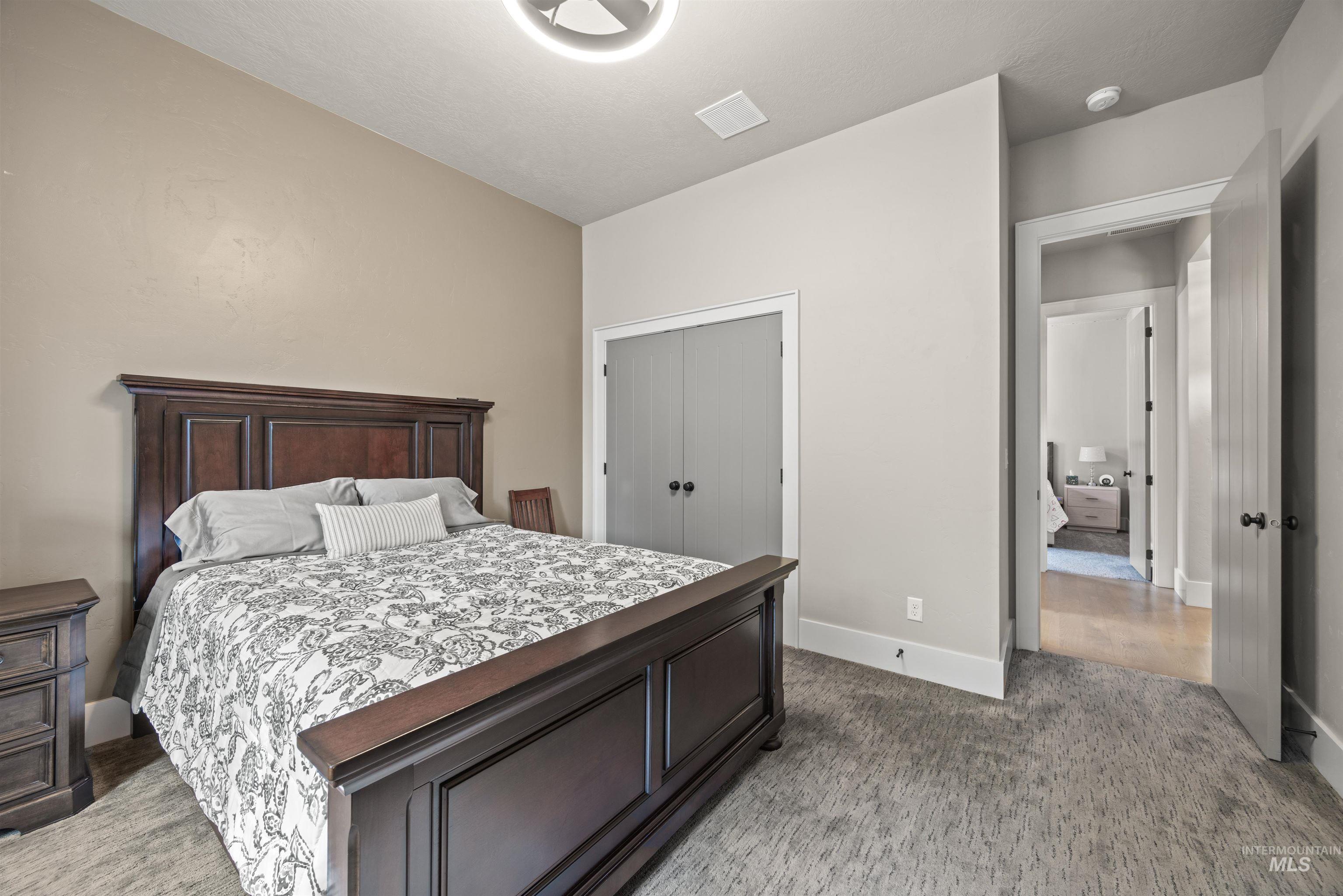 6779 N Pira Avenue Property Photo 8