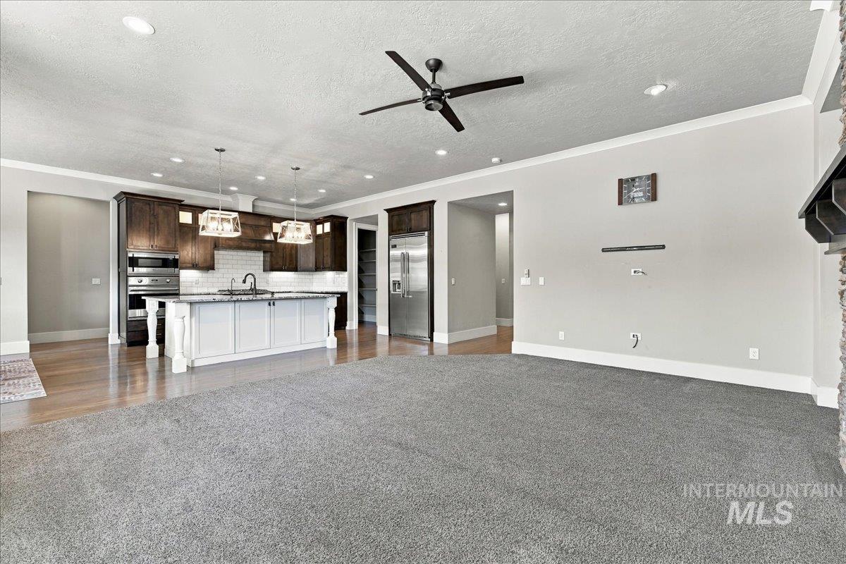 6779 N Pira Avenue Property Photo 11