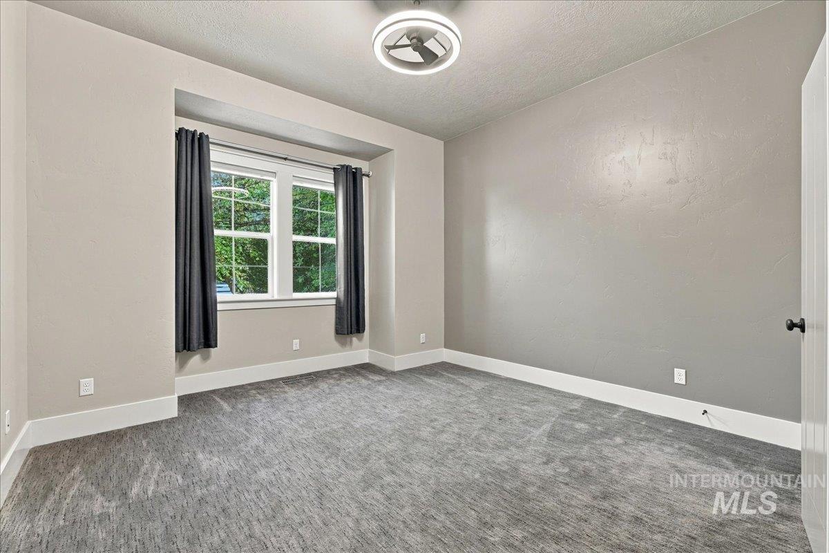 6779 N Pira Avenue Property Photo 27