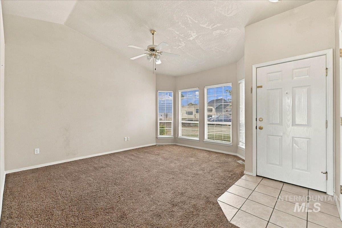 31 S Tamarack Way Property Photo 6