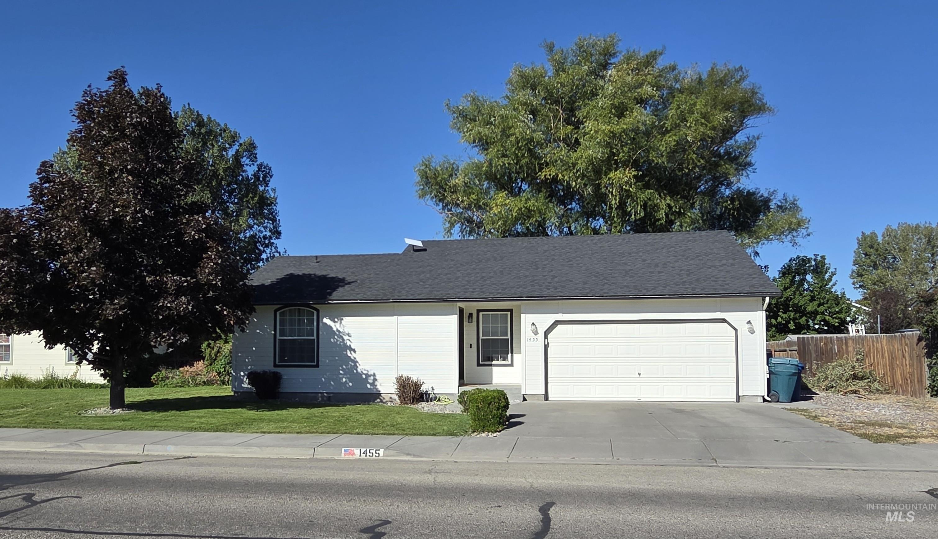 1455 N Haskett Property Photo 1
