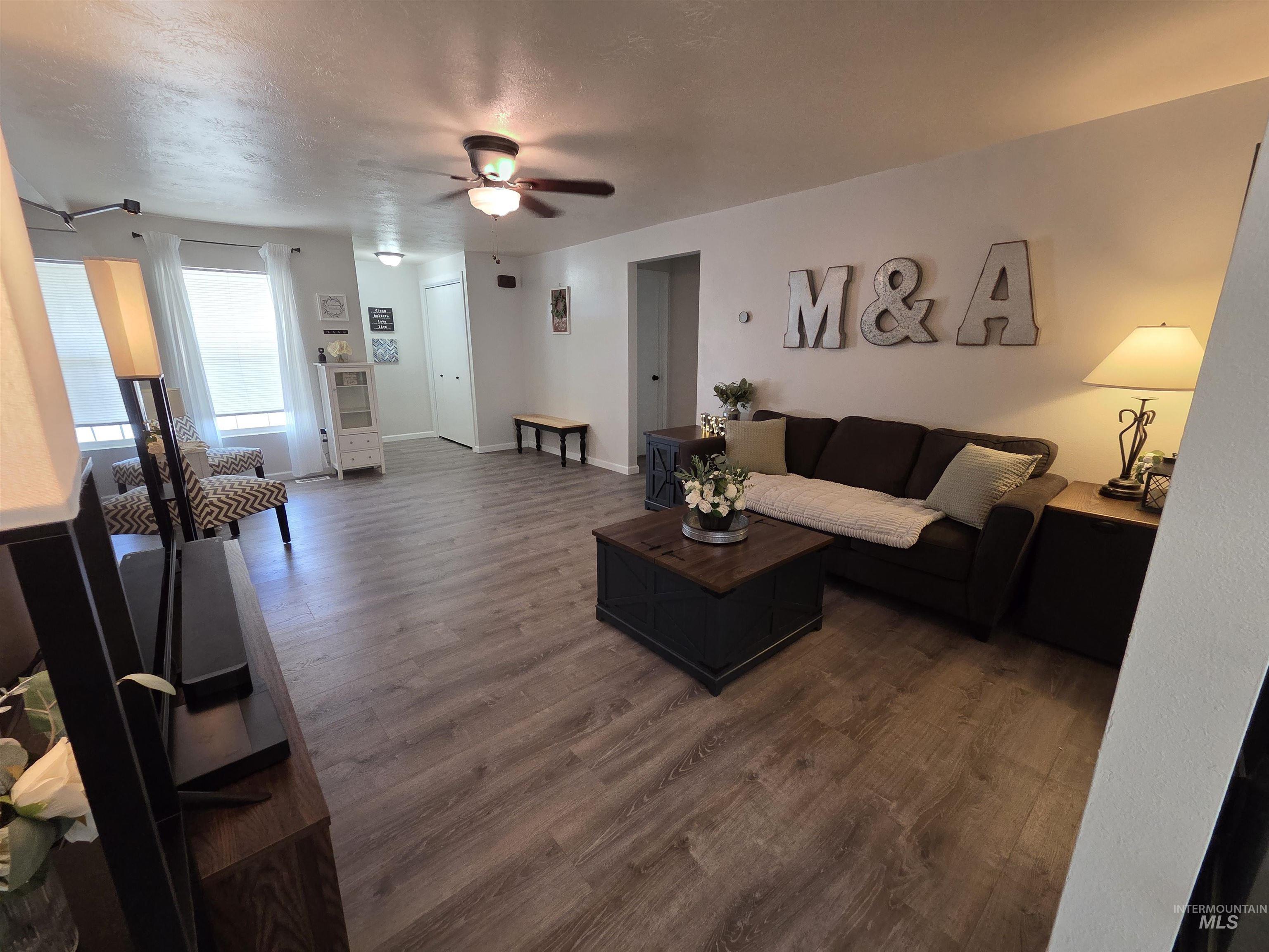 1455 N Haskett Property Photo 6