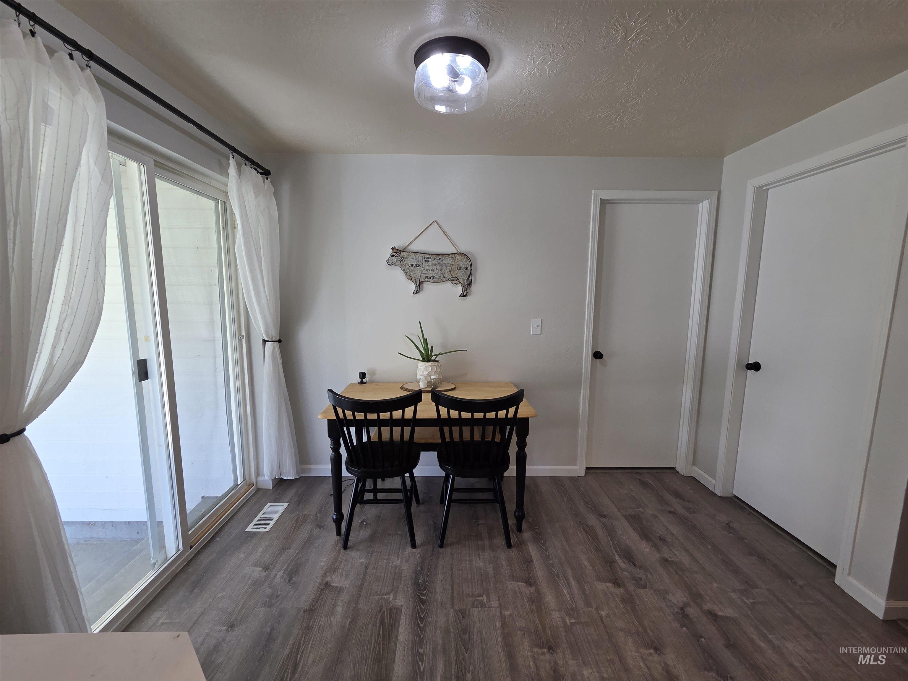 1455 N Haskett Property Photo 10
