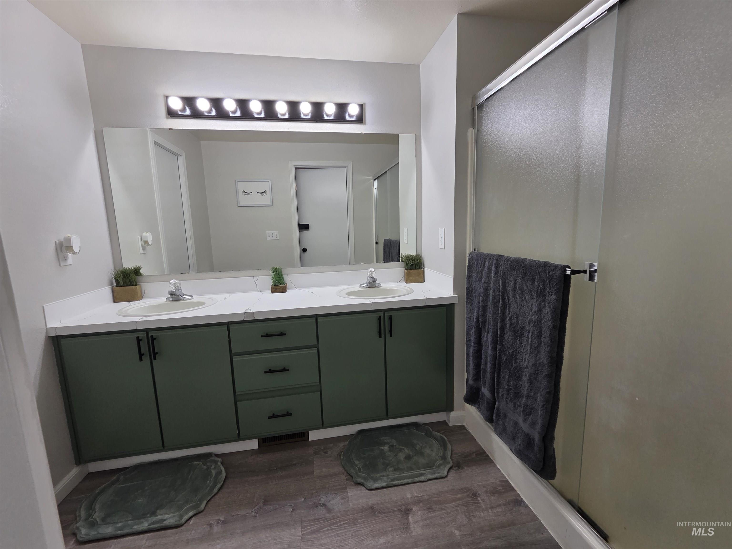 1455 N Haskett Property Photo 13
