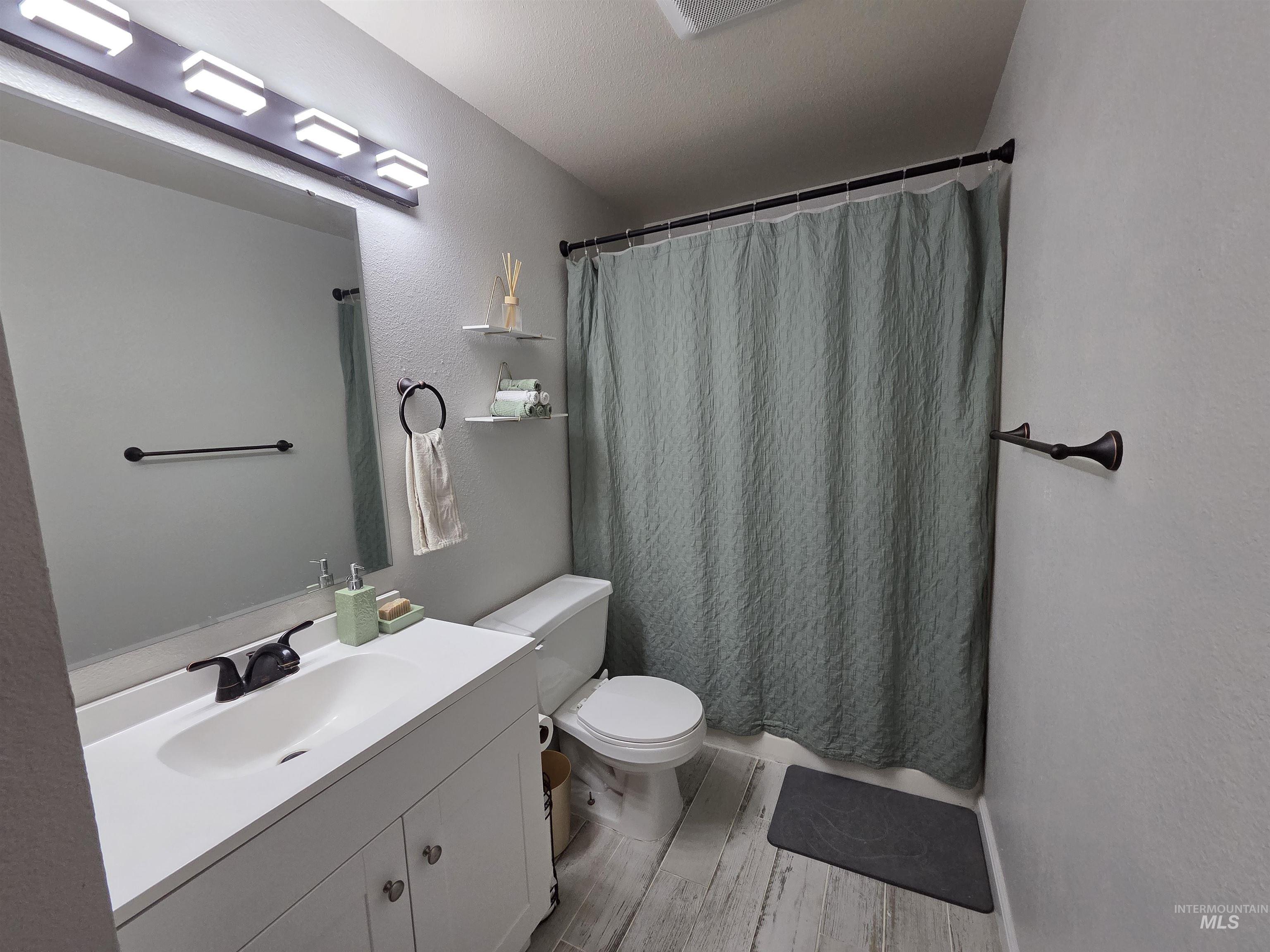 1455 N Haskett Property Photo 18