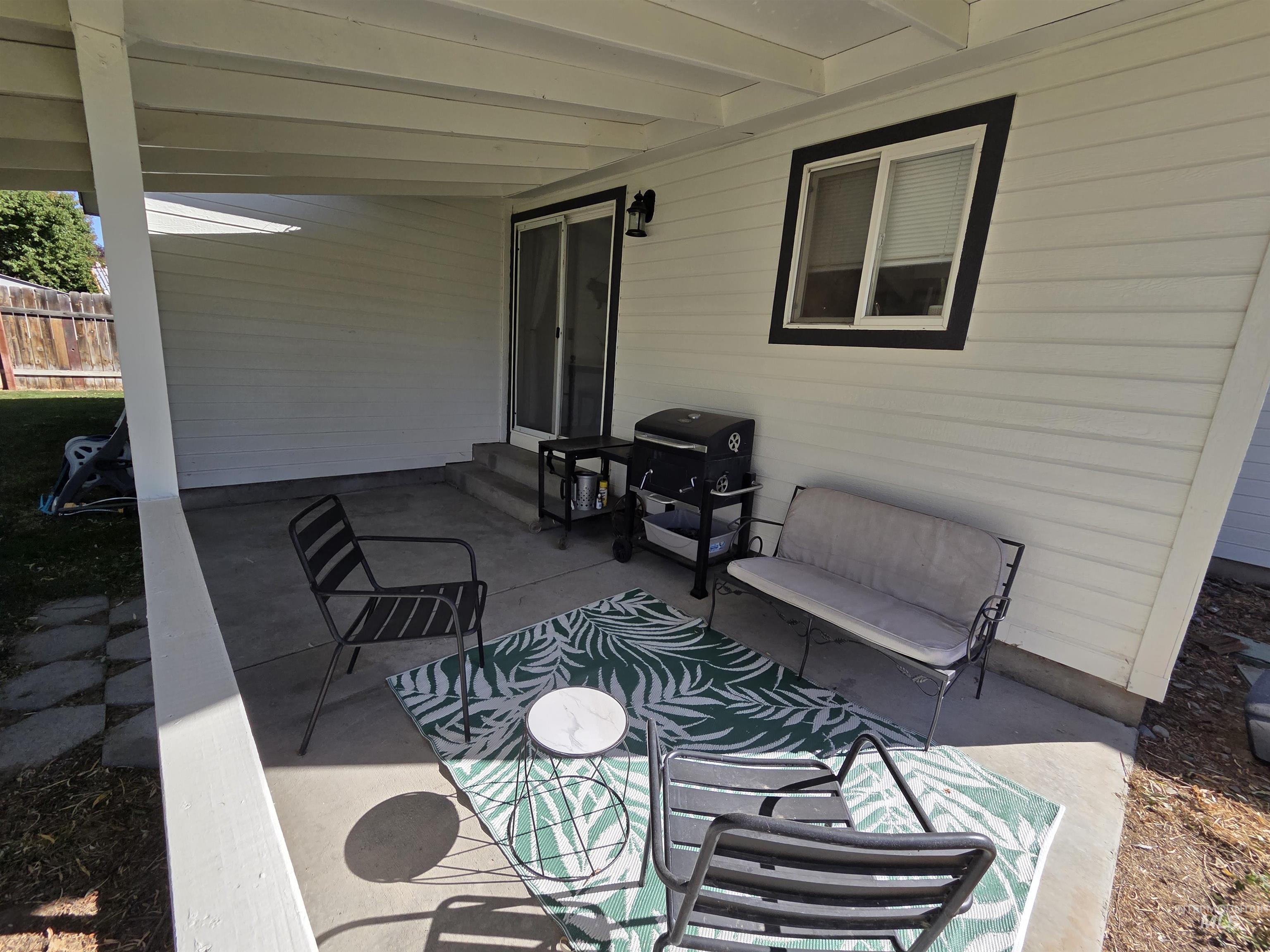 1455 N Haskett Property Photo 19