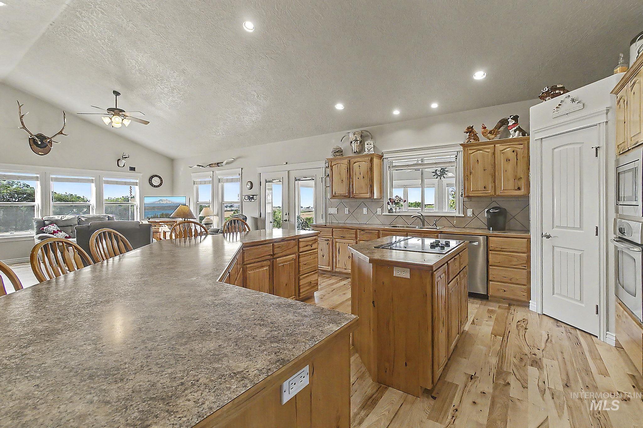 6900 W Charters Ln. Property Photo 15