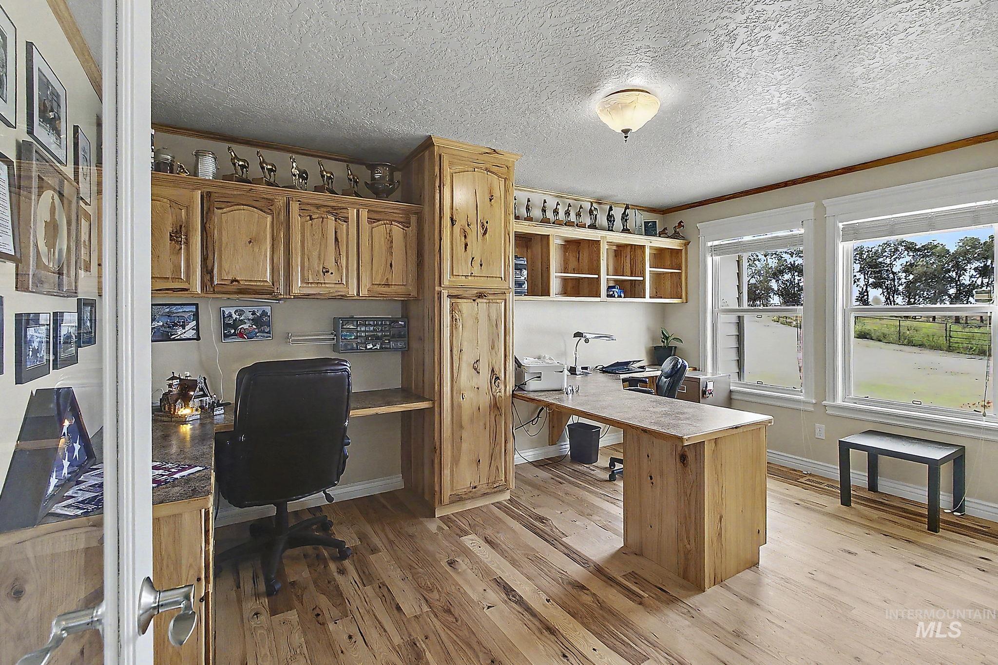 6900 W Charters Ln. Property Photo 18