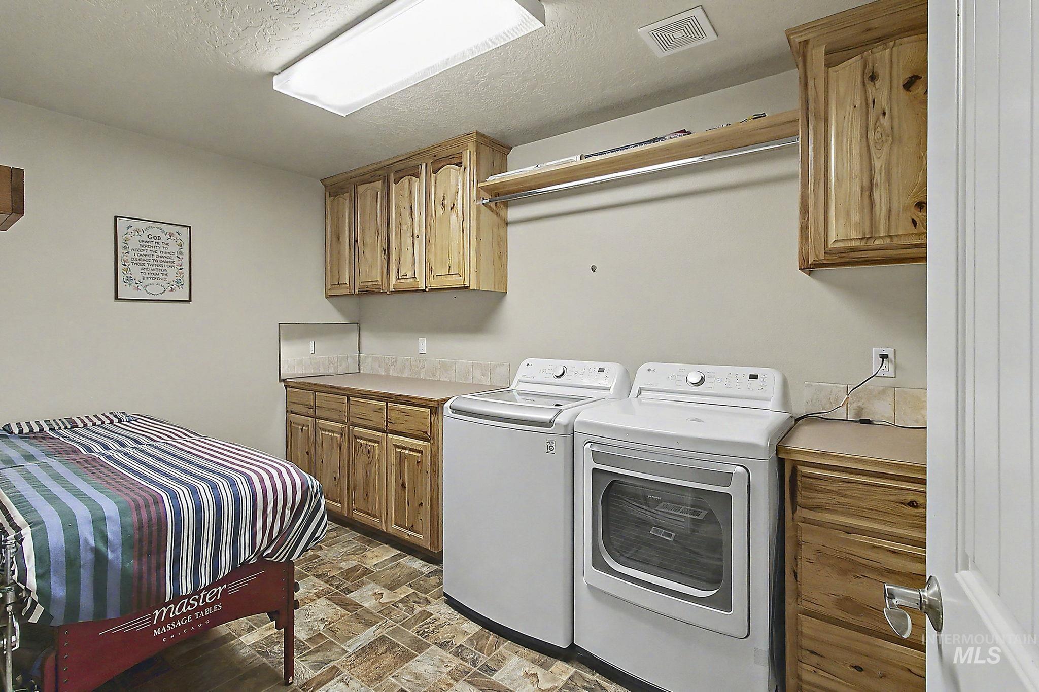6900 W Charters Ln. Property Photo 20