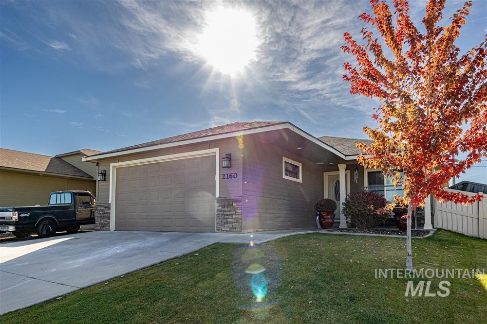 2160 E Ridgeview Ave Property Photo 2
