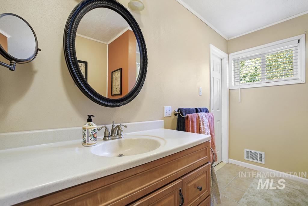 298 Earl Drive Property Photo 14