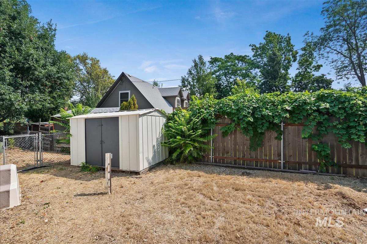3181 W Alpine Property Photo 17