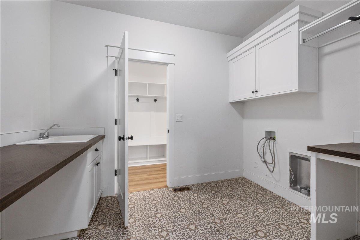 5915 N Vicenza Ave Property Photo 22