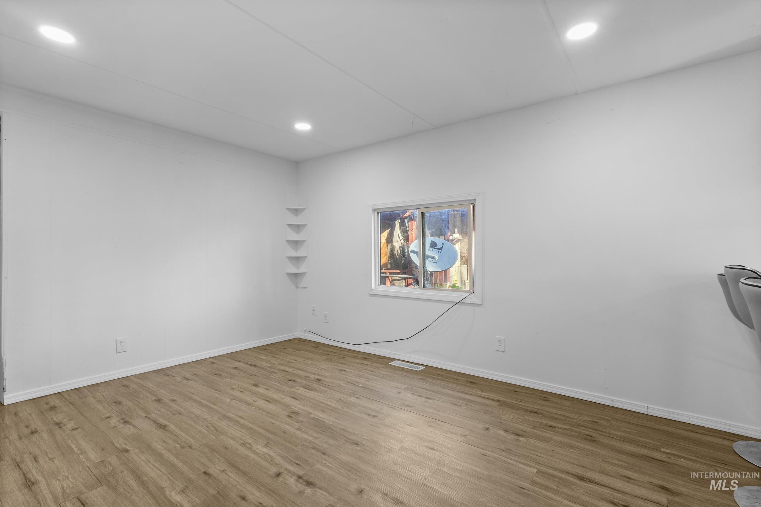 111 E. Simplot Blvd. Property Photo 9