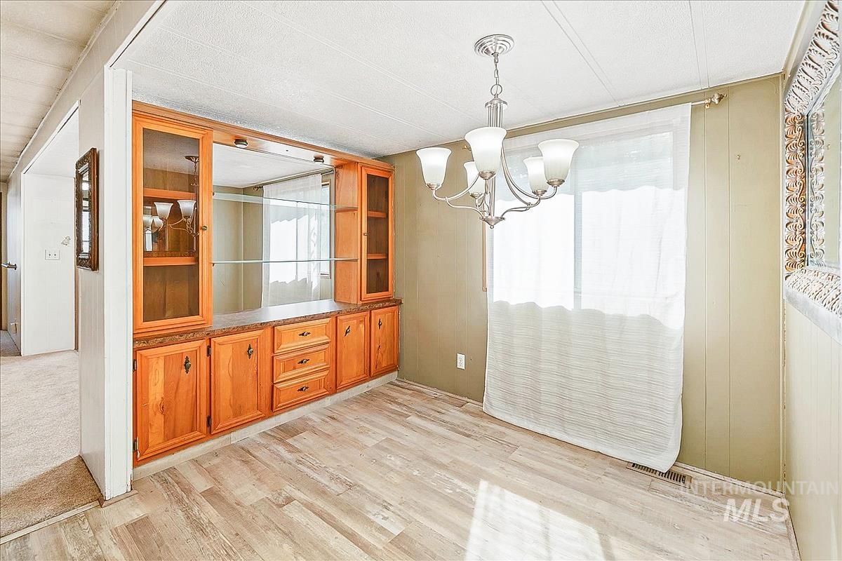 132 N Rainbow Property Photo 13