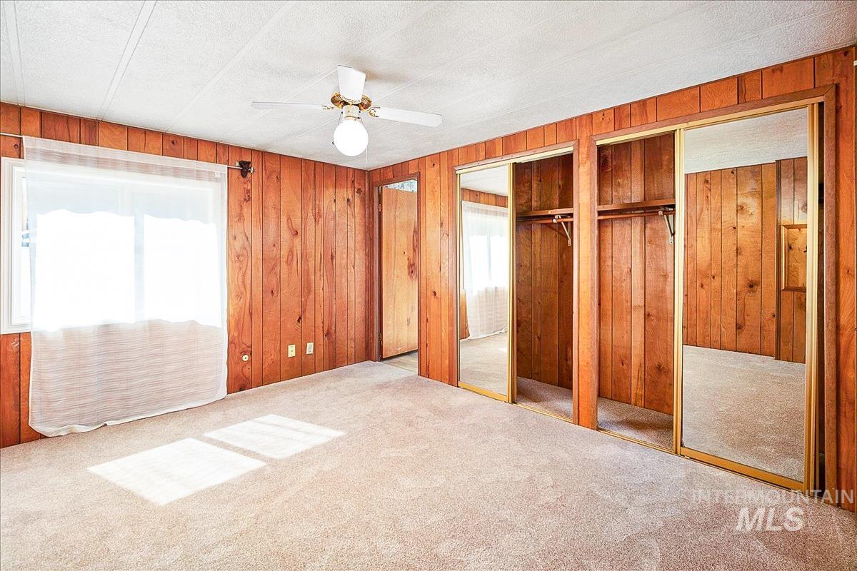 132 N Rainbow Property Photo 17