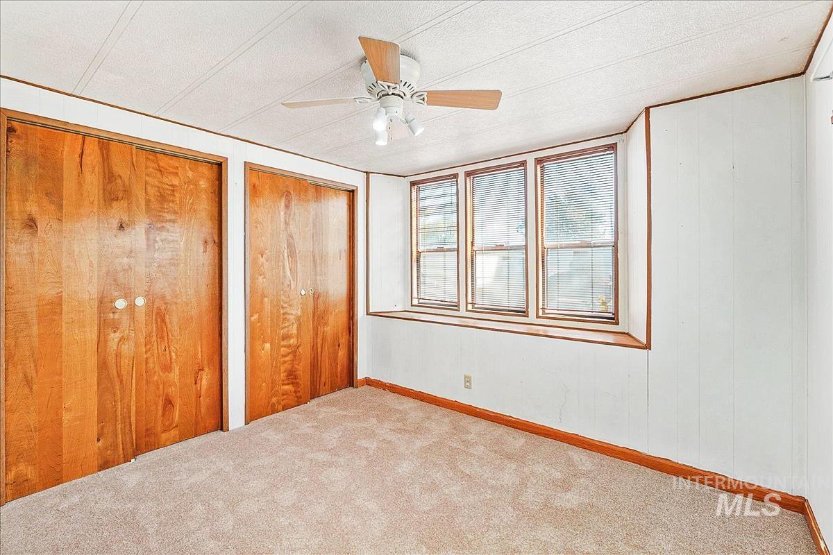 132 N Rainbow Property Photo 20