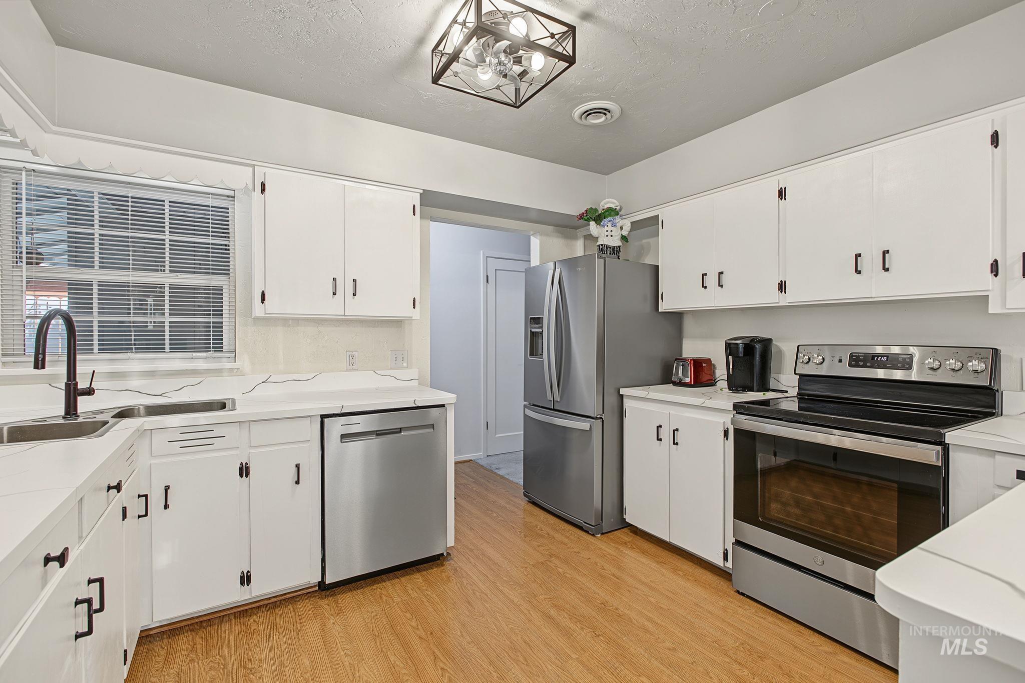 317 S Boulevard Property Photo 22