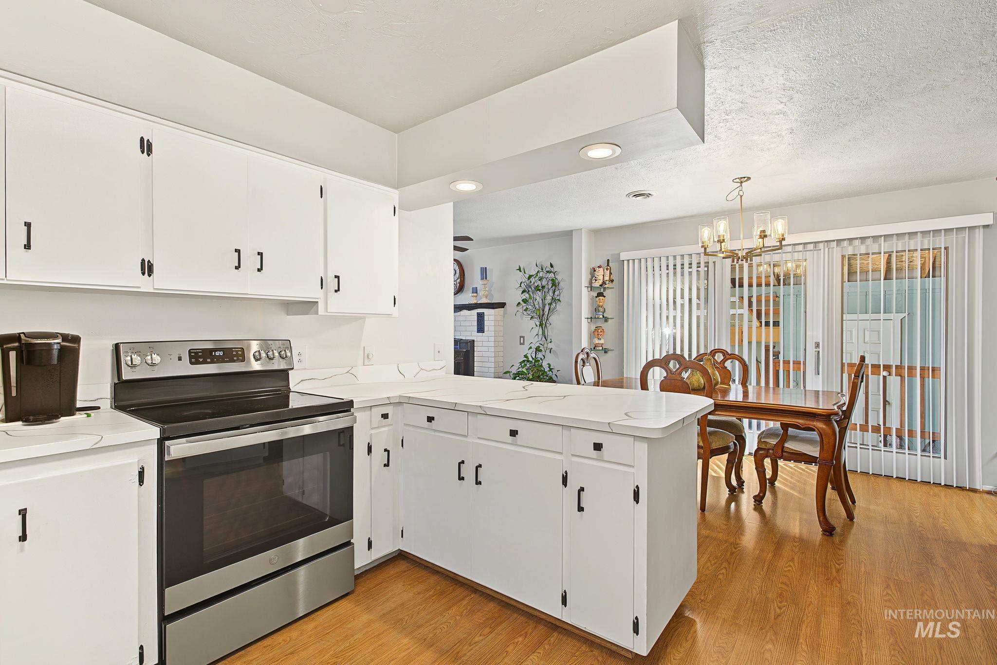 317 S Boulevard Property Photo 23