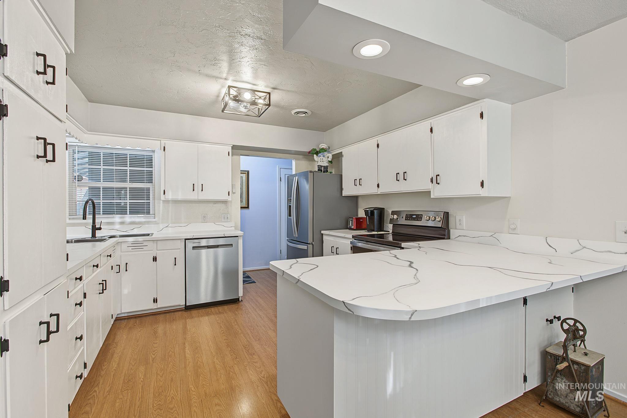 317 S Boulevard Property Photo 25