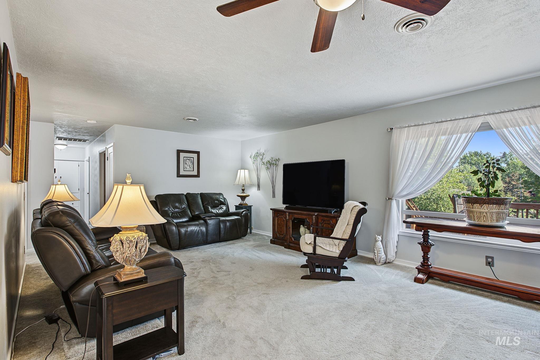 317 S Boulevard Property Photo 29