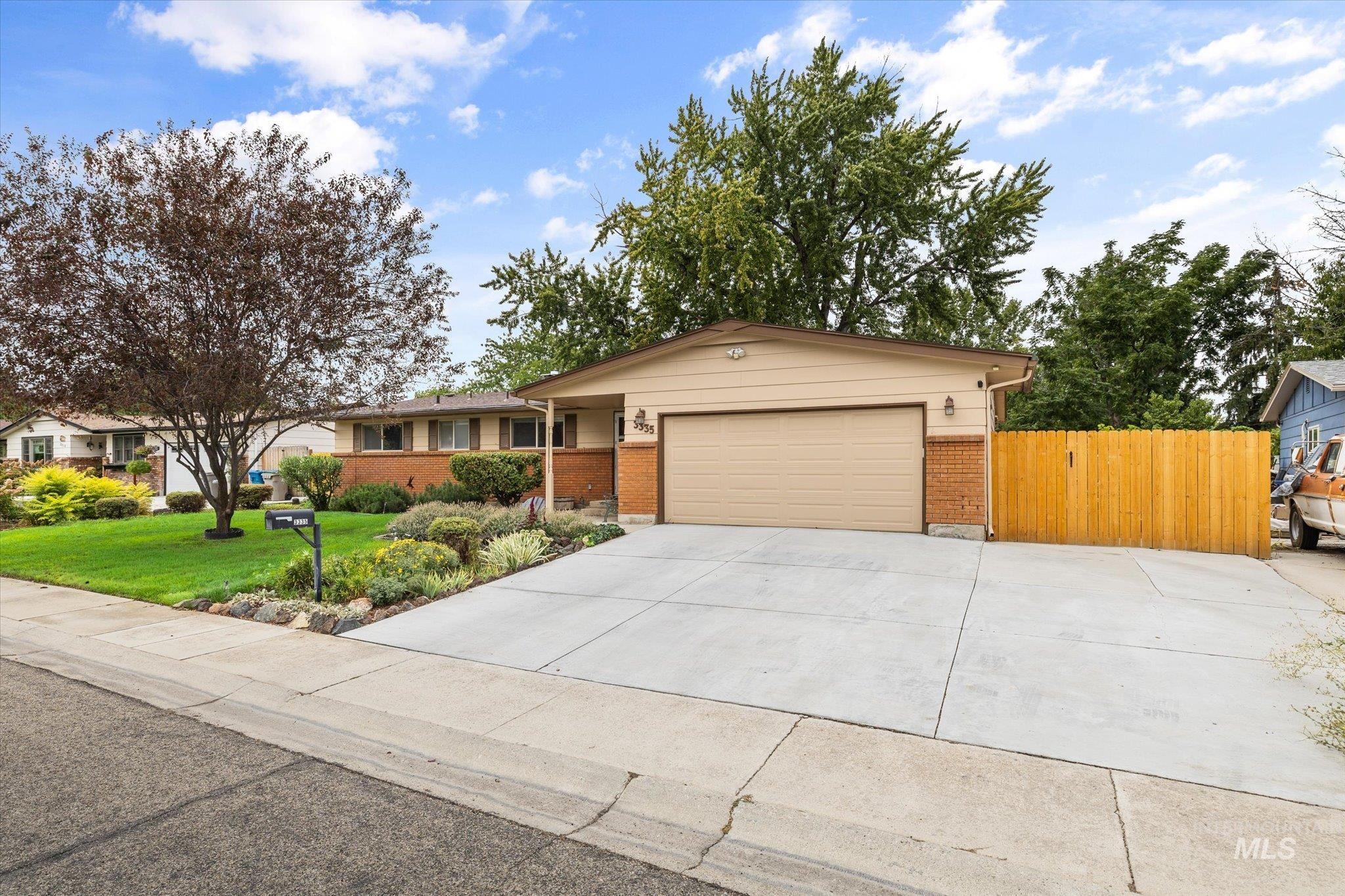 3335 N Manchester St Property Photo 2