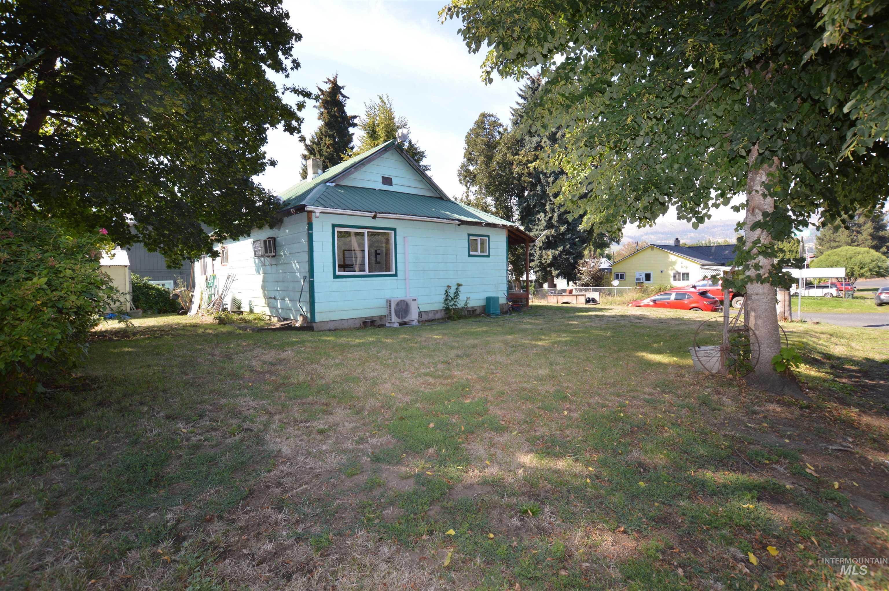 202 Hill St Property Photo 5