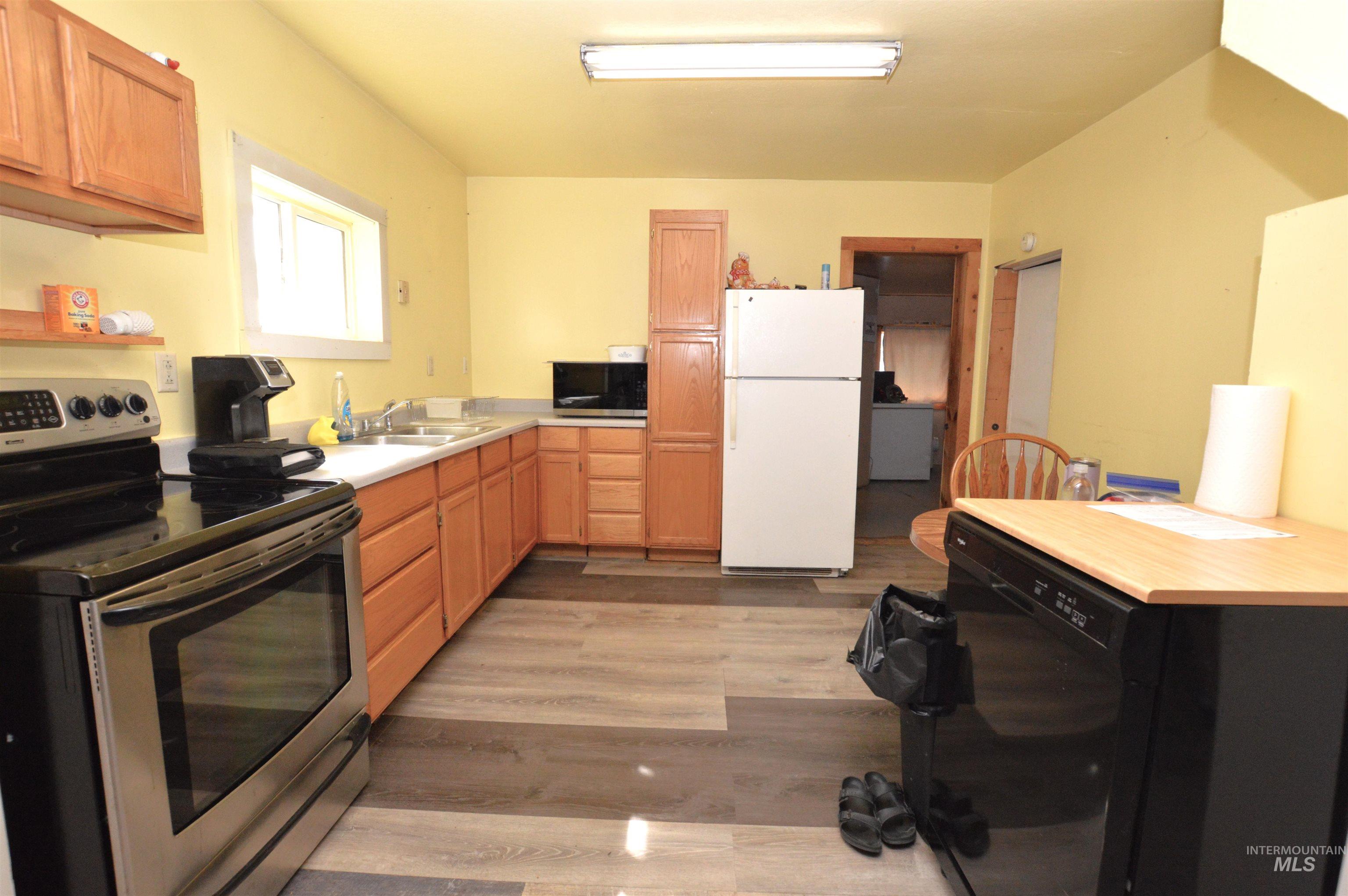 202 Hill St Property Photo 6