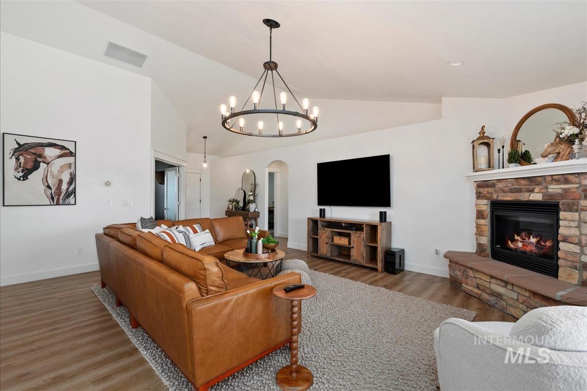 24090 Pheasant Ridge Ct Property Photo 7