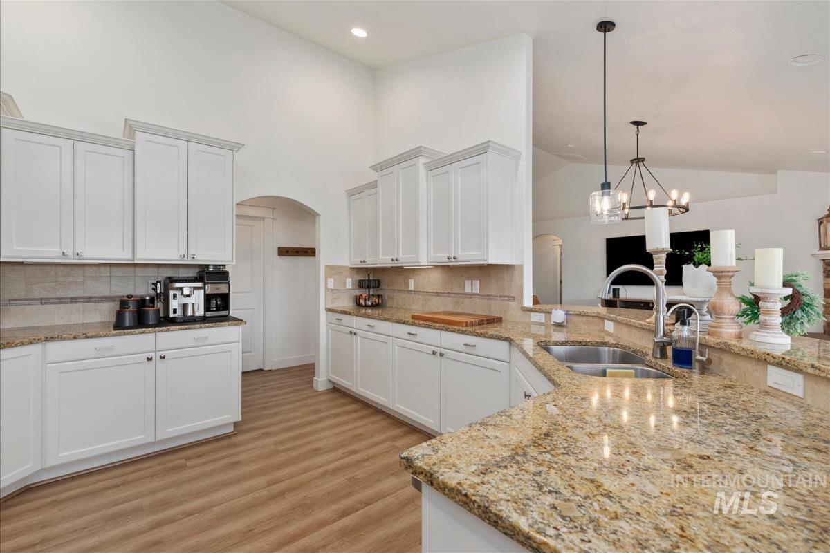 24090 Pheasant Ridge Ct Property Photo 11