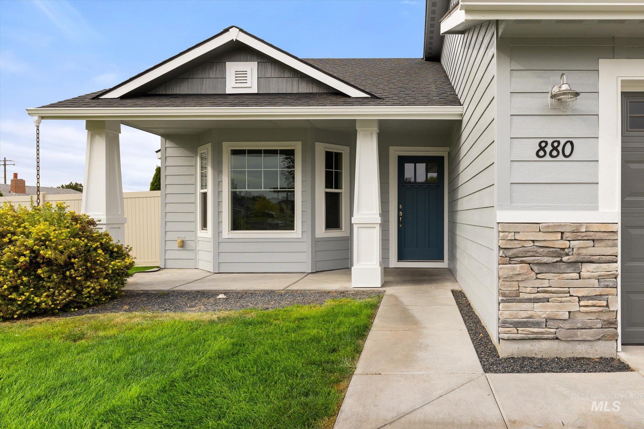 880 Yaquina Bay Property Photo 3