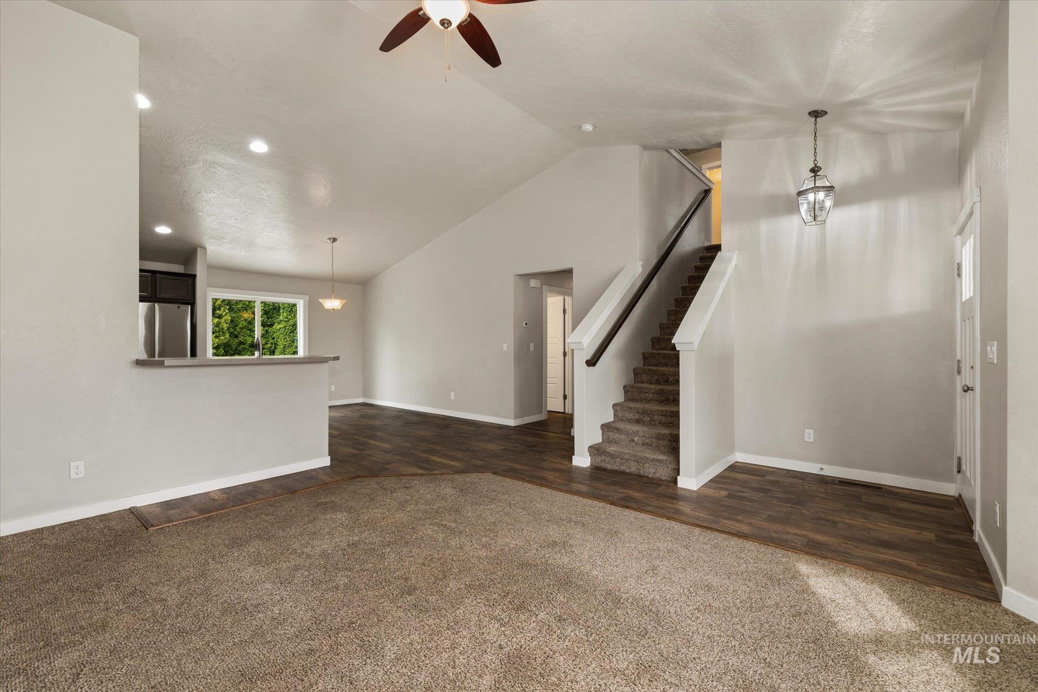 880 Yaquina Bay Property Photo 5