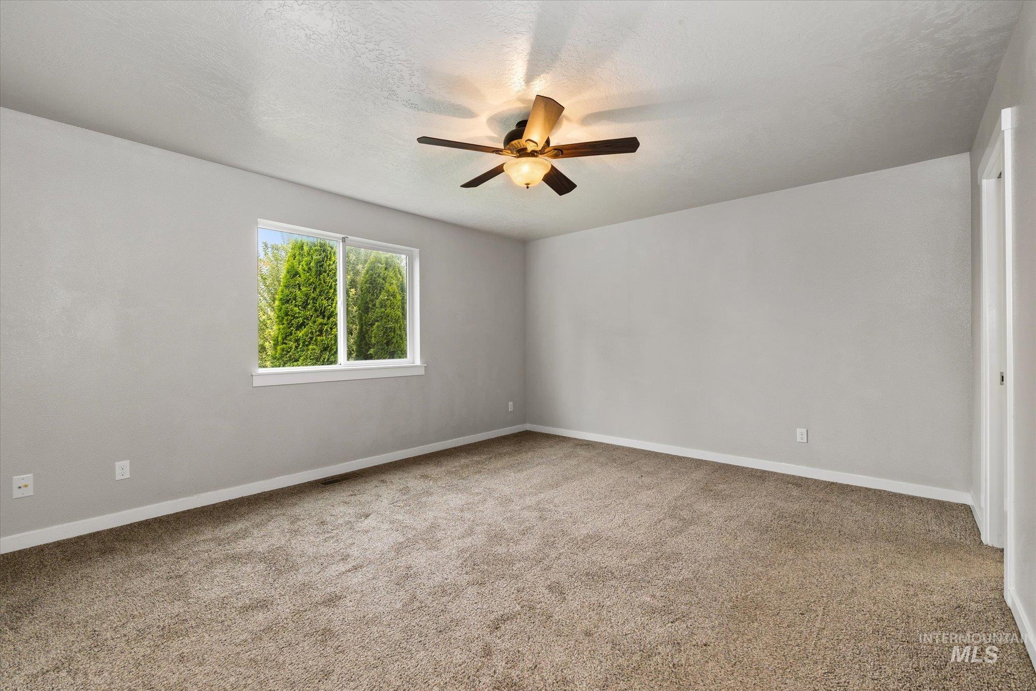 880 Yaquina Bay Property Photo 16