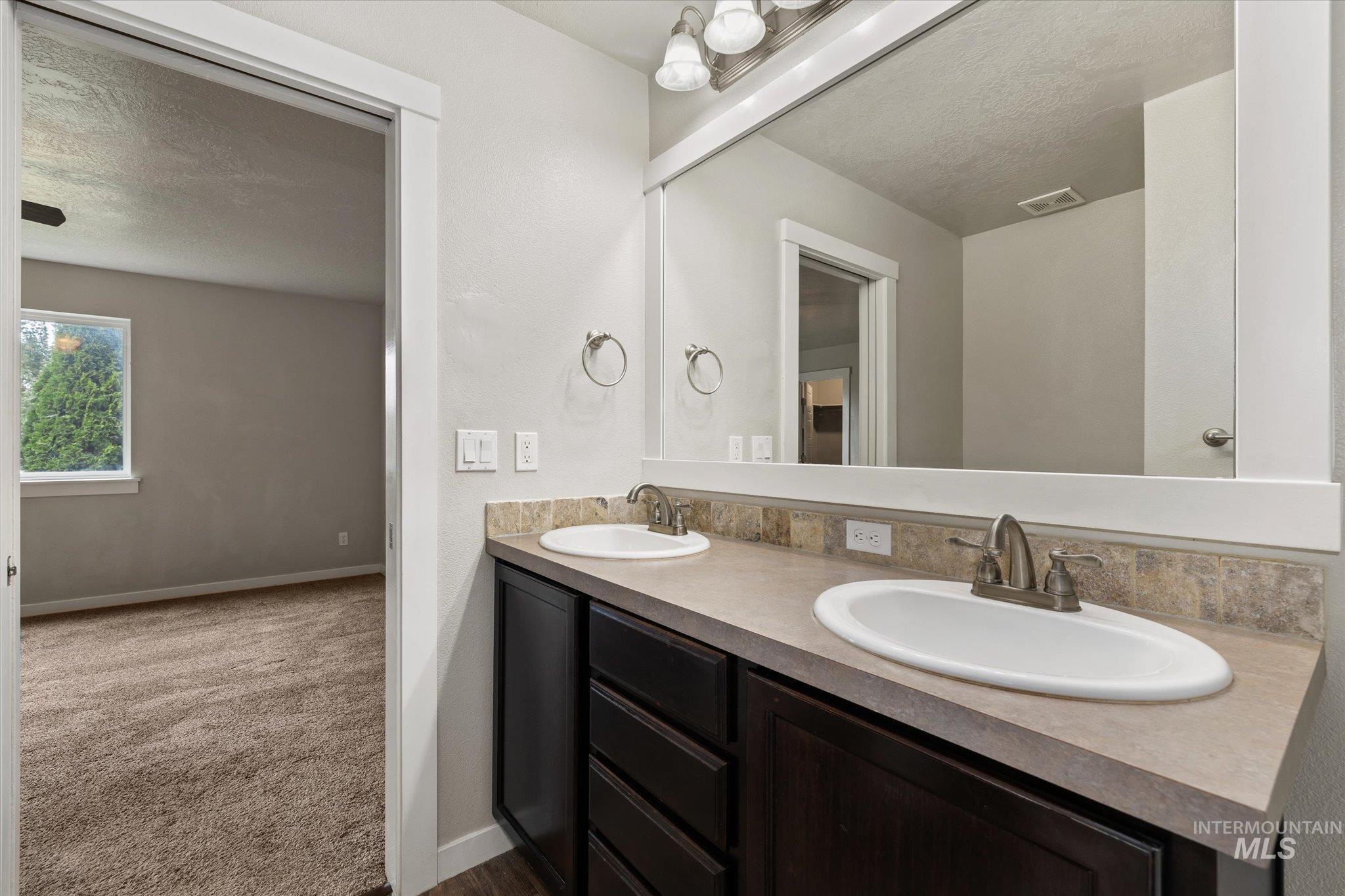880 Yaquina Bay Property Photo 17