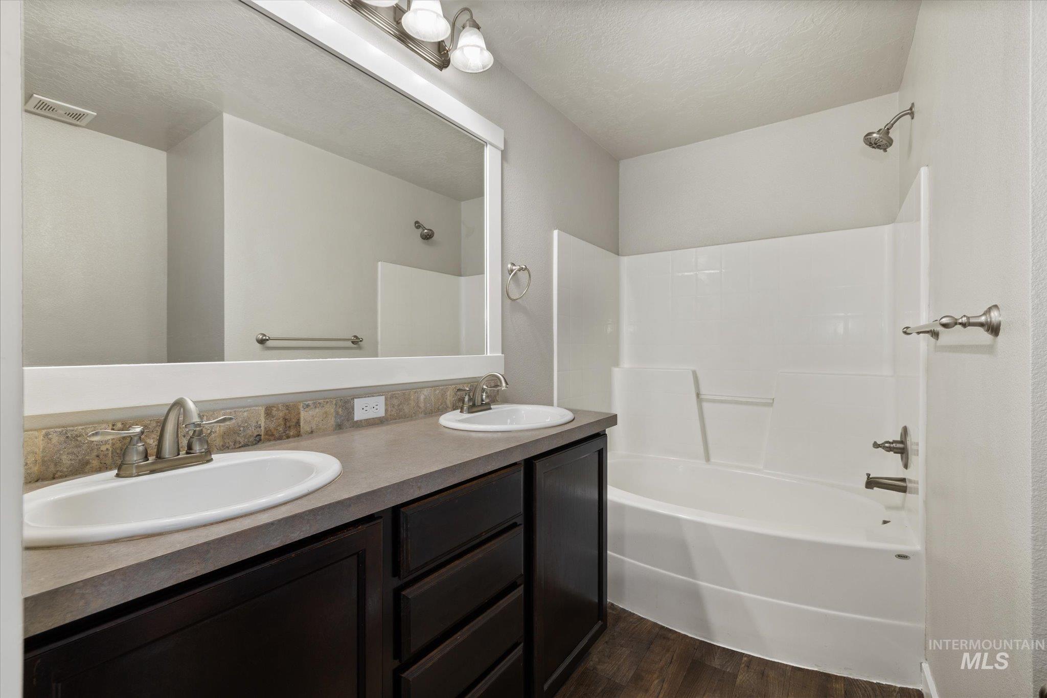 880 Yaquina Bay Property Photo 18