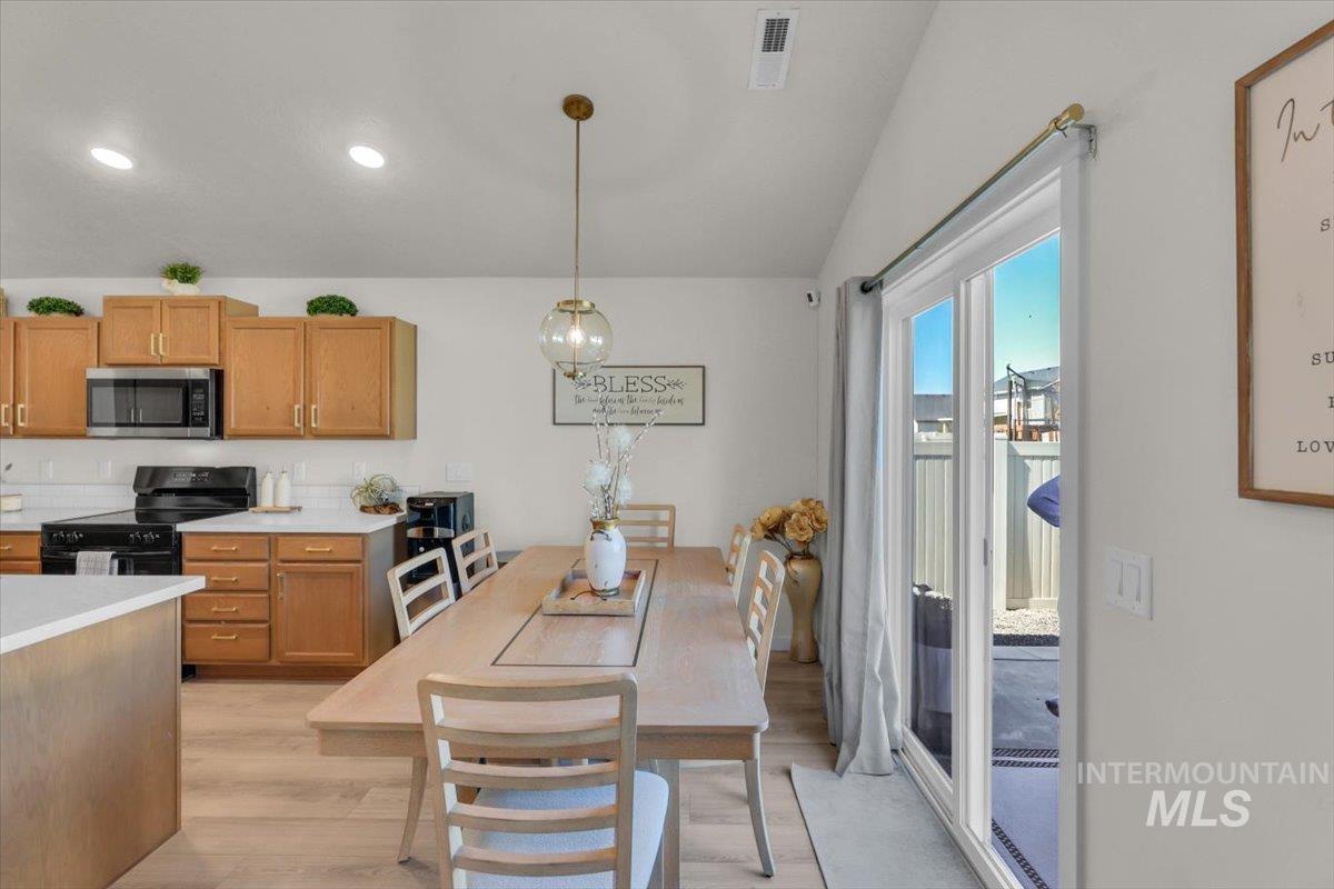 10384 Blackpool Ridge St Property Photo 13
