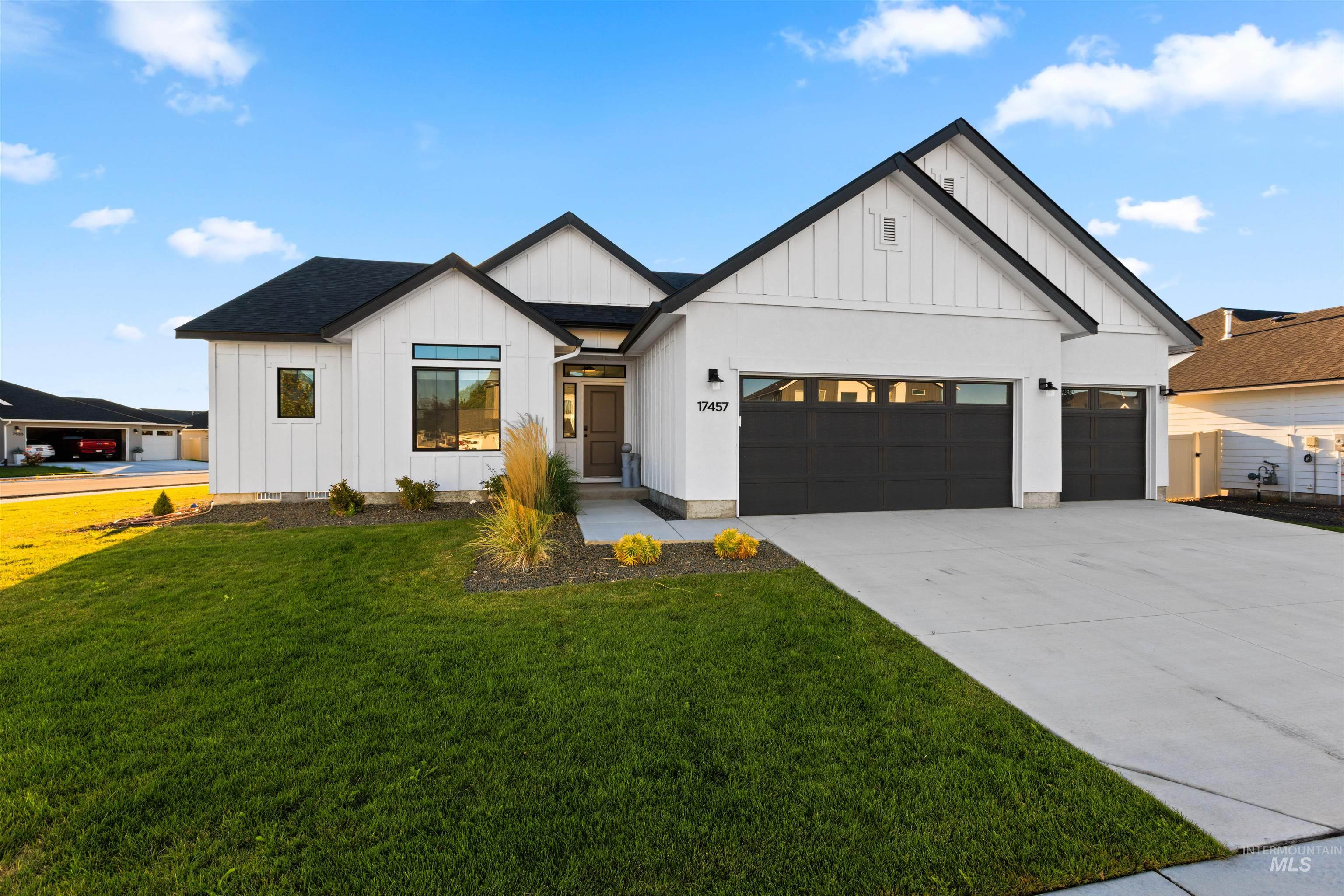 17457 N Floud Way Property Photo 1