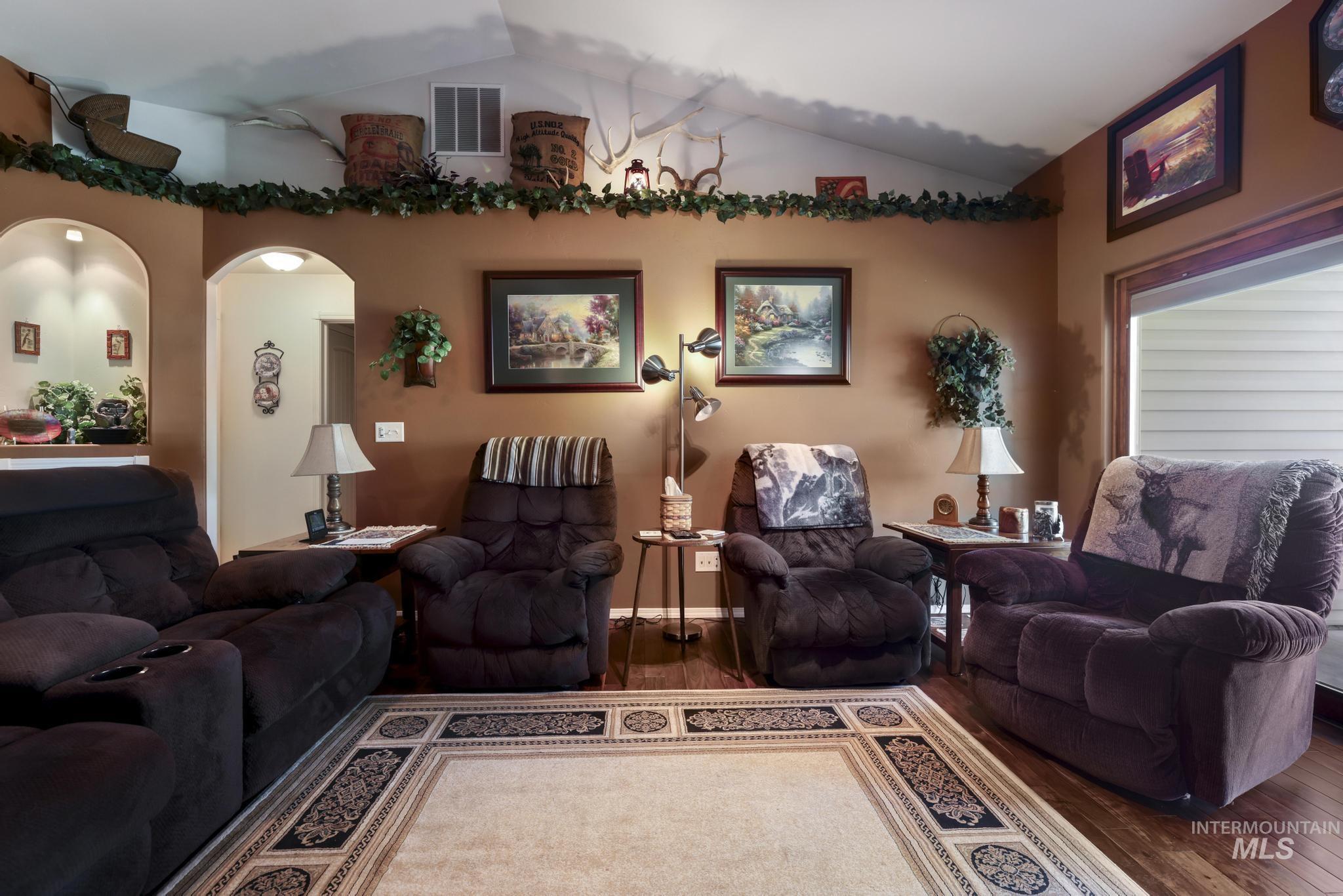 1440 Cayuse Creek Dr Property Photo 6