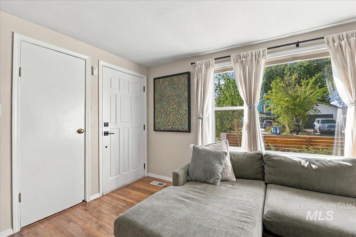 4768 W Kendall St Property Photo 7