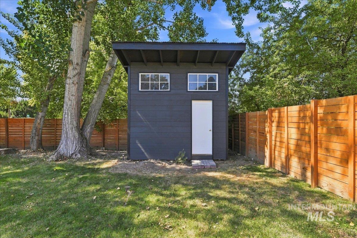 4768 W Kendall St Property Photo 33